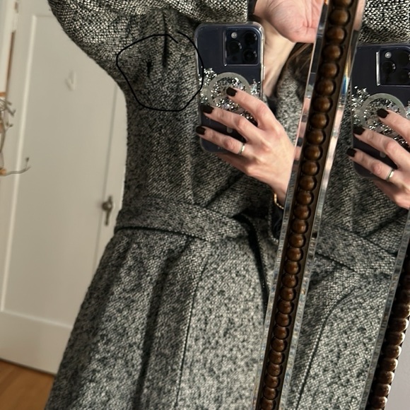 Elie Tahari tweed coat with fur collar size small - Picture 9 of 11